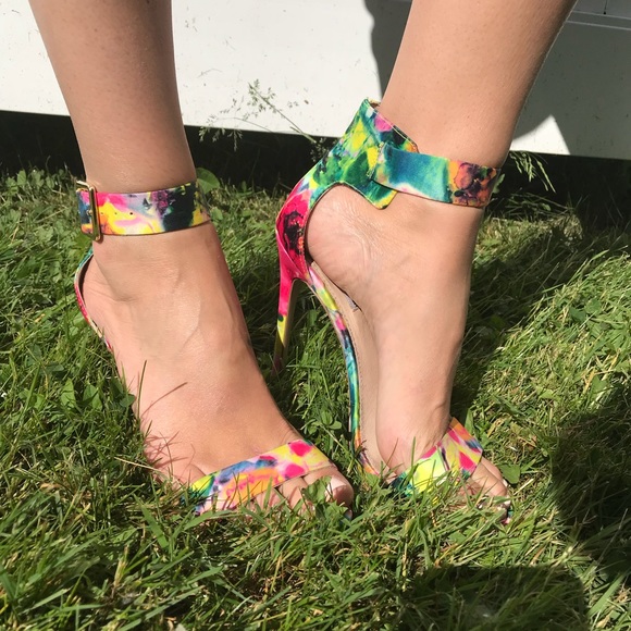 Multicolored Steve Madden high heels size 9 - Picture 2 of 2